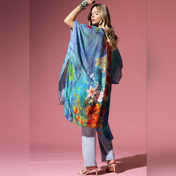 Dreamy Floral Print Kimono - Watercolor Effect Background - Soft Silky Material - Picture 6 of 7